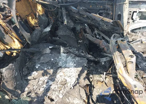 2004 BMW 745Li из США, поврежденный, VIN WBAGN63454DS46104